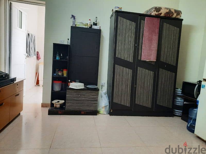 single big room with attached bathroom at alhail for rent 10