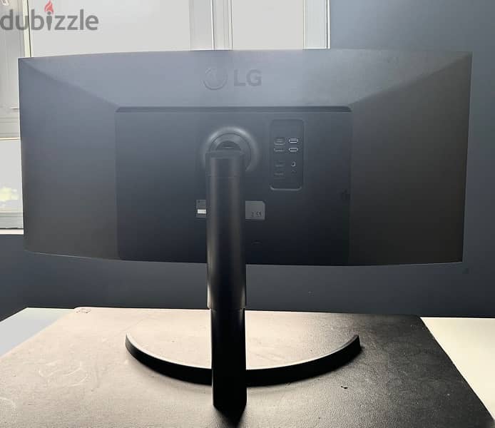 Ultra Wide LG- Curved Monitor 2