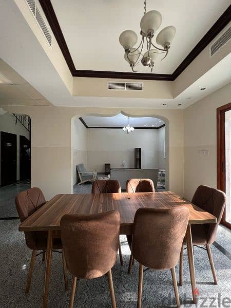Luxury villa in a prime location in Al Hail فيلا راقيه في الحيل 19