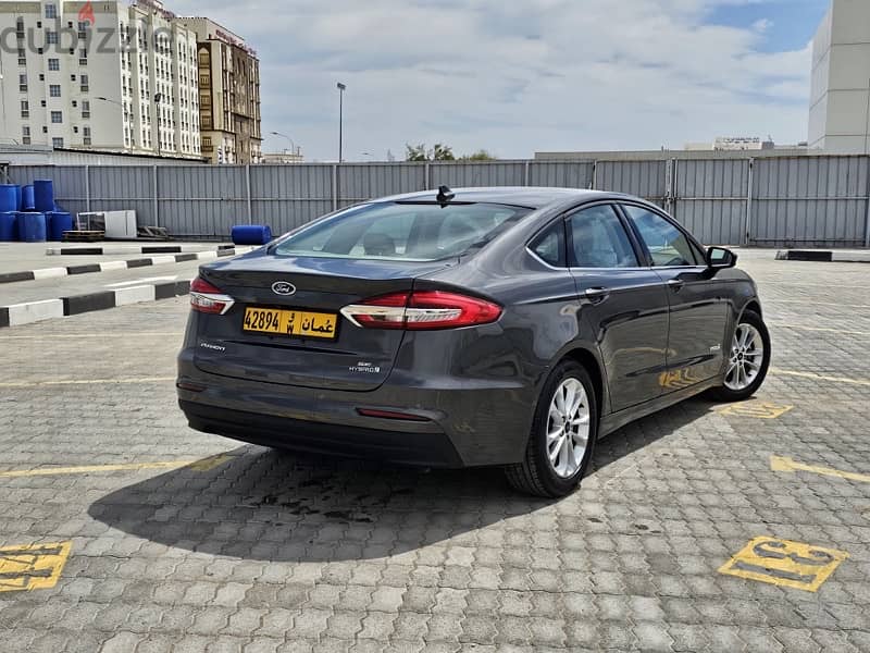 Ford Fusion 5