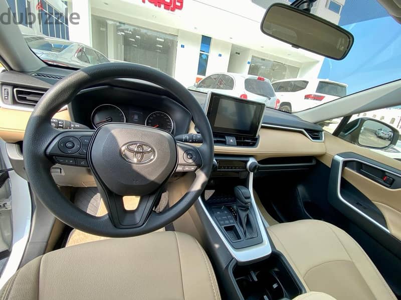 SUV RX8 7-Seater 2023 Monthly Rent 11