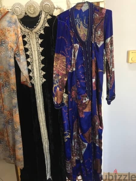 فستان مغربي خياطة يدوية توب من نوعية فخمة وحزام مرسخ باحجار كريمة 2