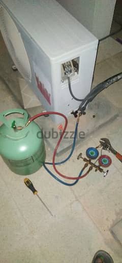 Air conditioner repairing services gas charging water leaking repair 0