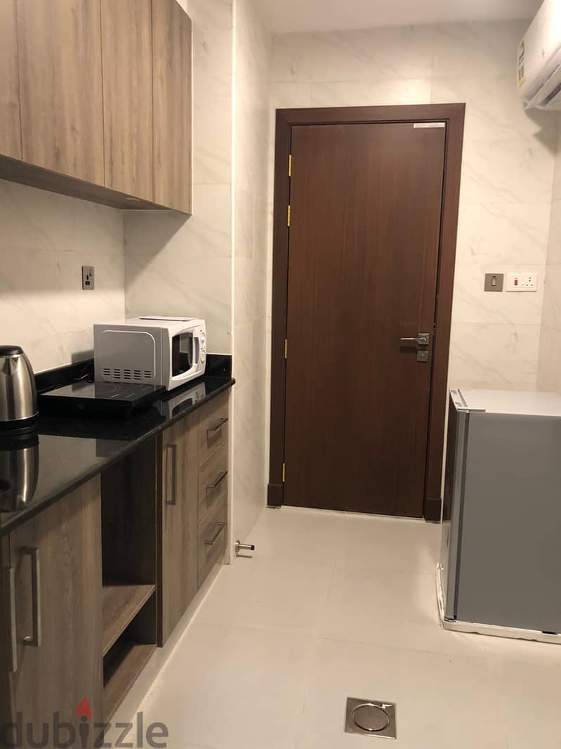 Brand new flat ,different size furnished located al khoud sooq 10