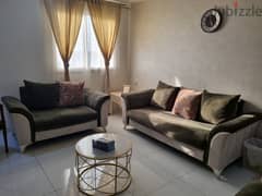 Very clean Sofa set 7 seater for Sale طقم جلوس نظيف جدا ٧ أشخاص 0