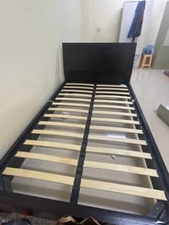 WOODEN BED 0
