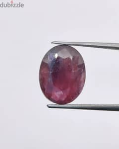 حجر ياقوت زفير أرجواني أحمر غامق ( وينزا سفاير) natural winza sapphire