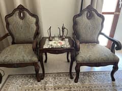 Queen chairs with side table