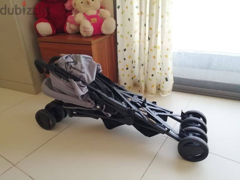Sparingly used Baby stroller 6