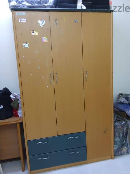 4 doors wardrobe for sell only used 15 days 1