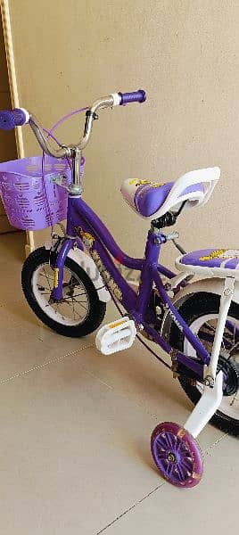 Urgent sale. . . . . Cycle suitable for ages 4 to 7 5