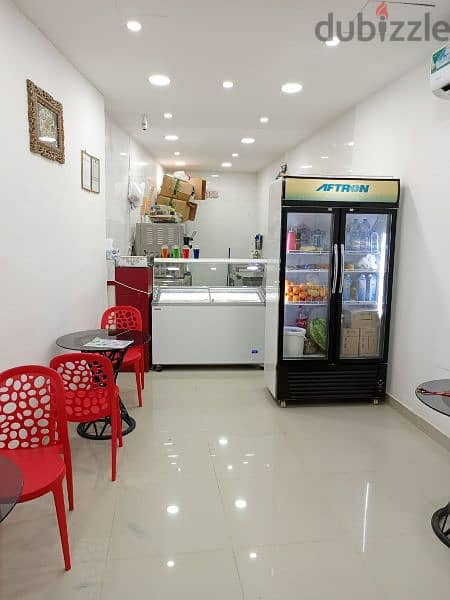 juices and ice cream shop 4