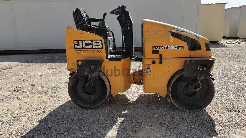 Road roller campecter 3ton per day available in Duqum ares 5