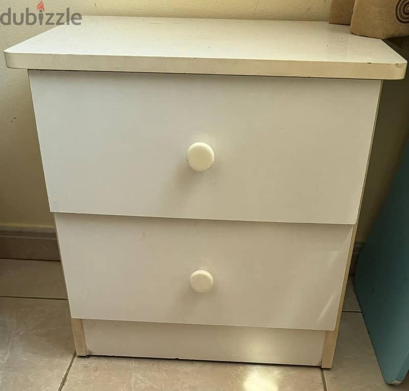 Side Table total 2 nos 1