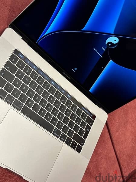 MacBook Pro 2017 | ماك برو ٢٠١٧ 1