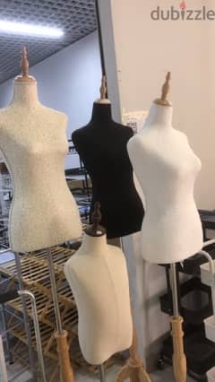 manikin available in black,gold,white color 0