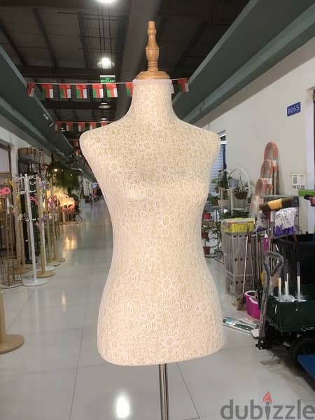manikin available in black,gold,white color 1