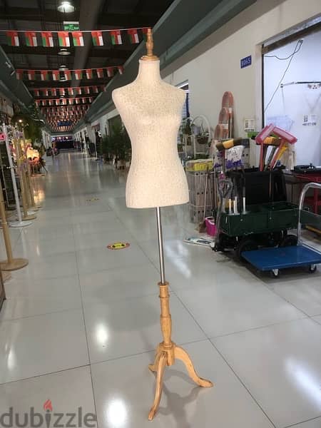 manikin available in black,gold,white color 2