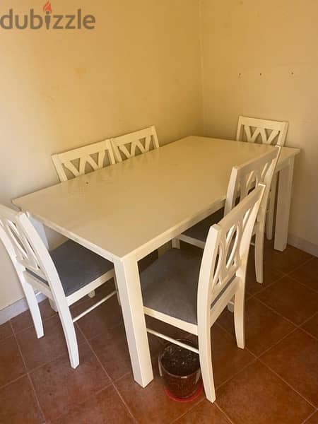 Dining chairs x6 and a table 2