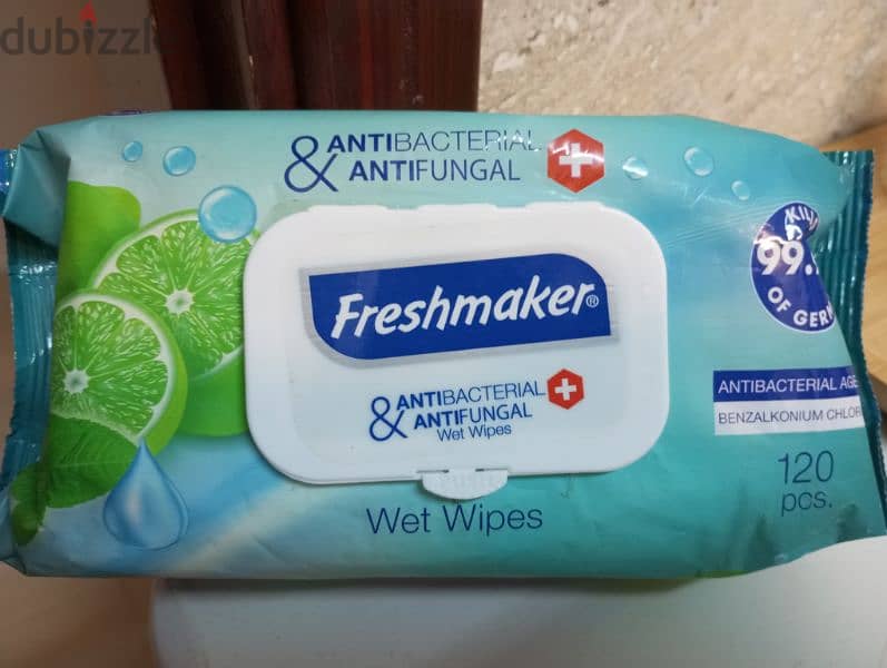 Antibacterial - antifungal wet wipes. 0