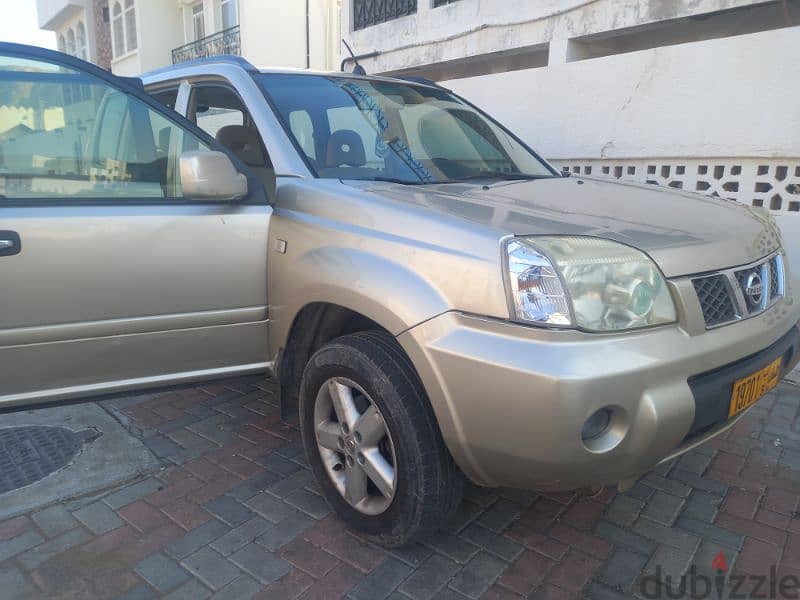 nissan x trail 2009 for sale 1500 omr negotiable 14