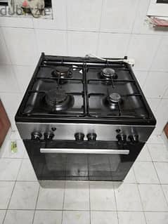 Excellent condition 4 burner Cooking range for sale