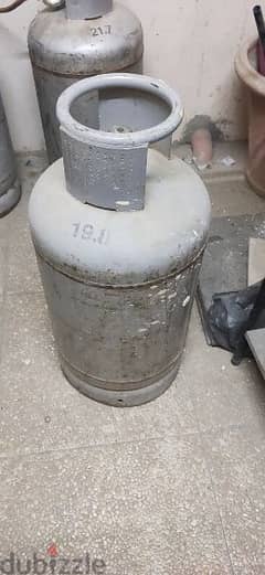 gas cylinder 19 Ro and side table 3 no only 10ro