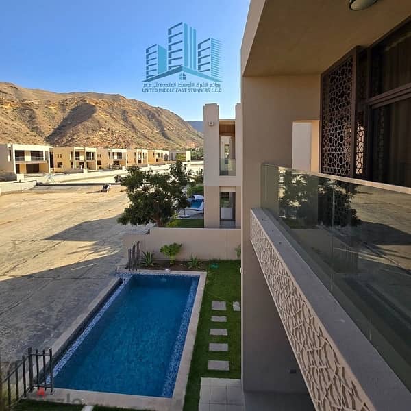 BEAUTIFUL MODERN FULLY FURNISHED WATERFRONT 4+1 BR VILLA IN MUSCAT BAY 8