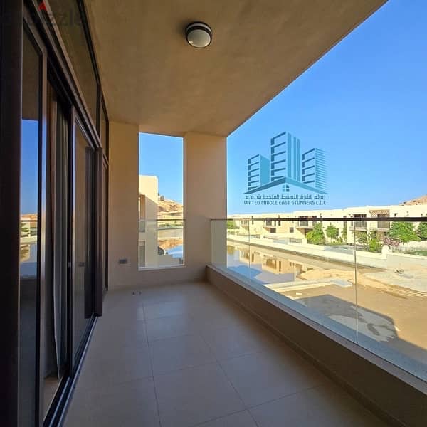 BEAUTIFUL MODERN FULLY FURNISHED WATERFRONT 4+1 BR VILLA IN MUSCAT BAY 9