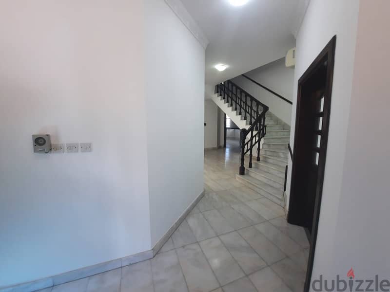 5 BR Well Maintained Villa for Rent – Shatti 2