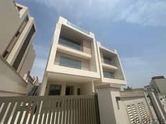 5 + 1 Maid’s Room Villa in Muscat Hills for Rent 0