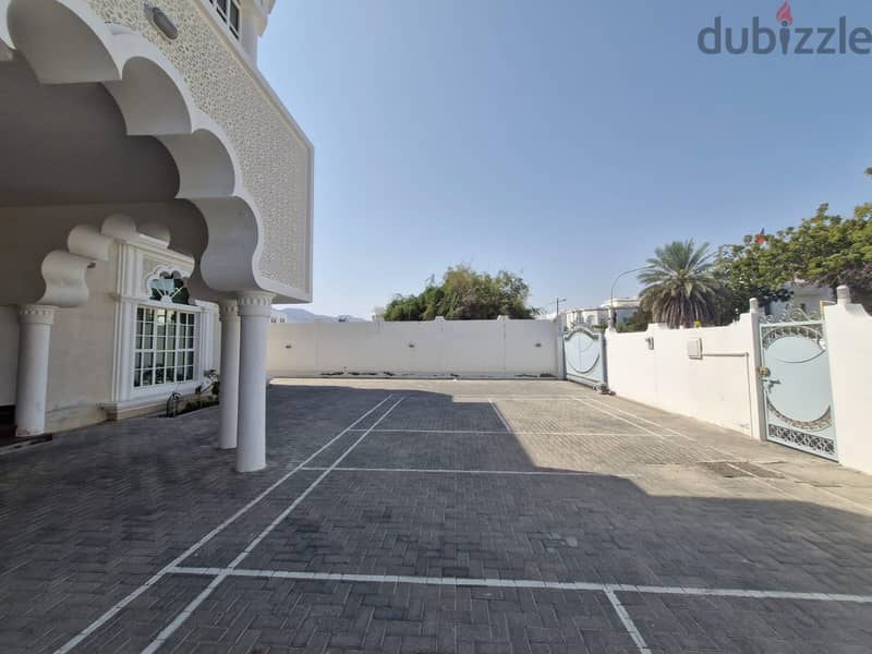 7 BR Amazing Villa In Shatti Al Qurum For Rent 1