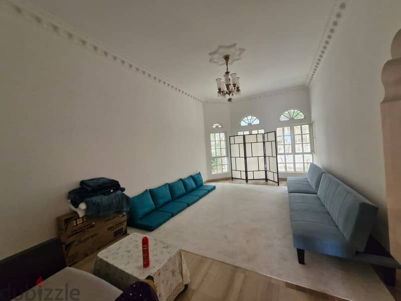 7 BR Amazing Villa In Shatti Al Qurum For Rent 5