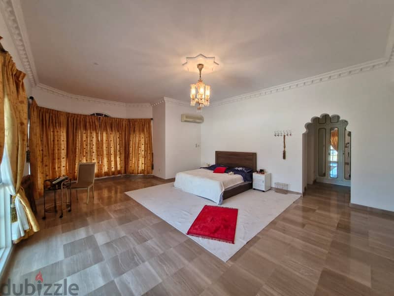 7 BR Amazing Villa In Shatti Al Qurum For Rent 13