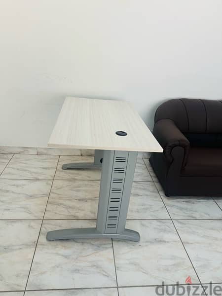 Office workstation table for sale like new 2