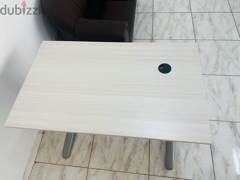 Office workstation table for sale like new 3