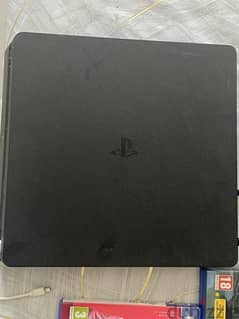 PS4 slim with 3 controllers and 3 game CD 0