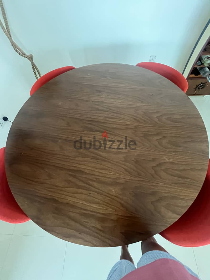 Dining table round solid wood 1