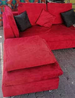velvety very clean sofa 3 seater looks brand new call 92378936 or msg 0