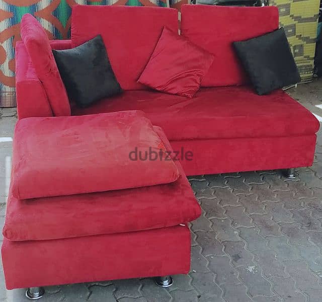 velvety very clean sofa 3 seater looks brand new call 92378936 or msg 1