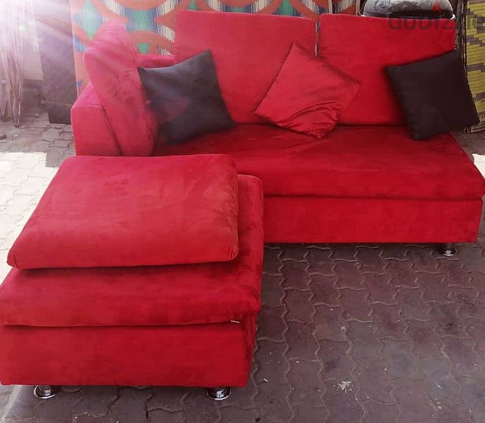 velvety very clean sofa 3 seater looks brand new call 92378936 or msg 2