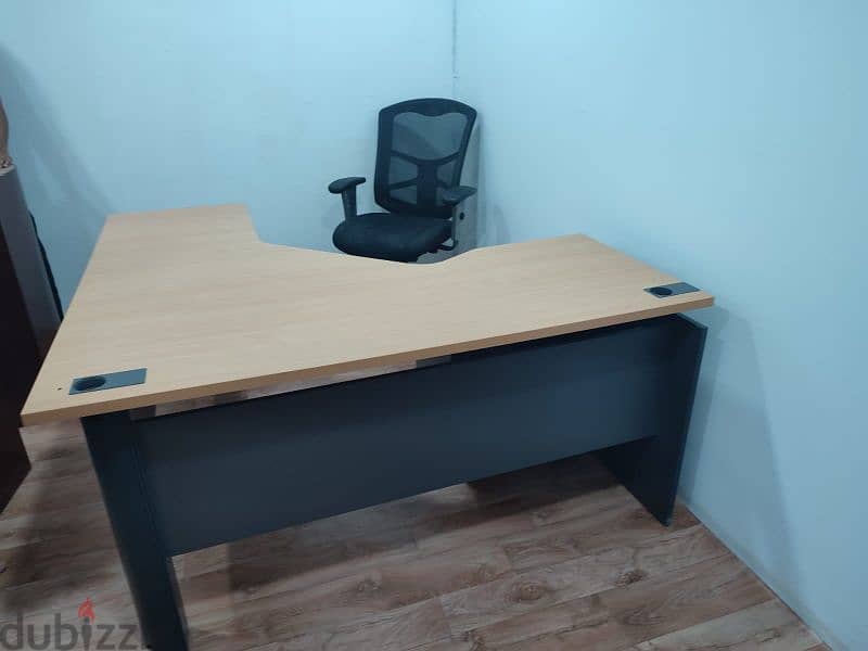 Office Table In Good Condition 1