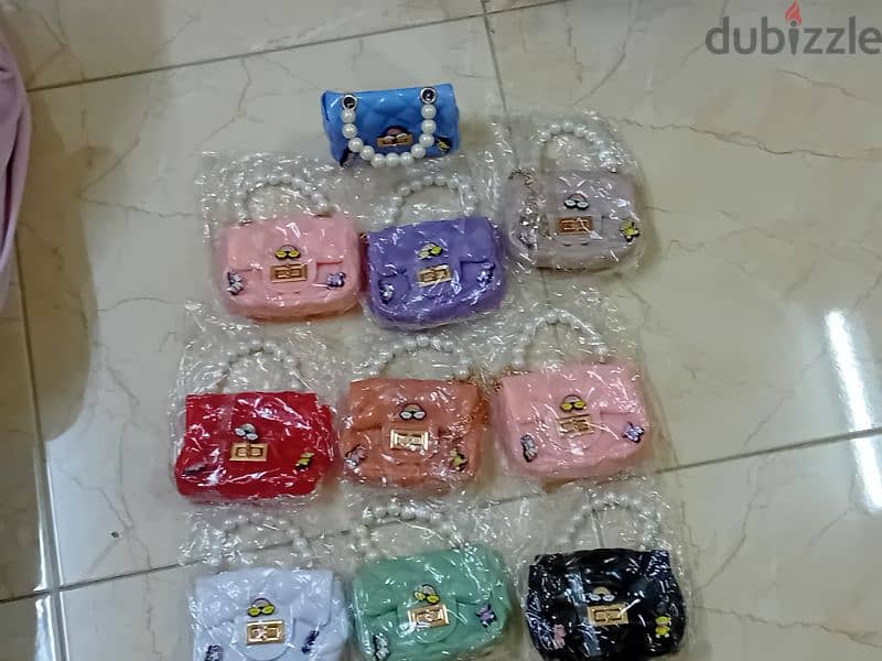 girls purse only 1 omr 3