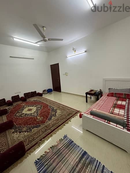 room for rent in alkhoud غرفة للإيجار في سوق الخوض 1