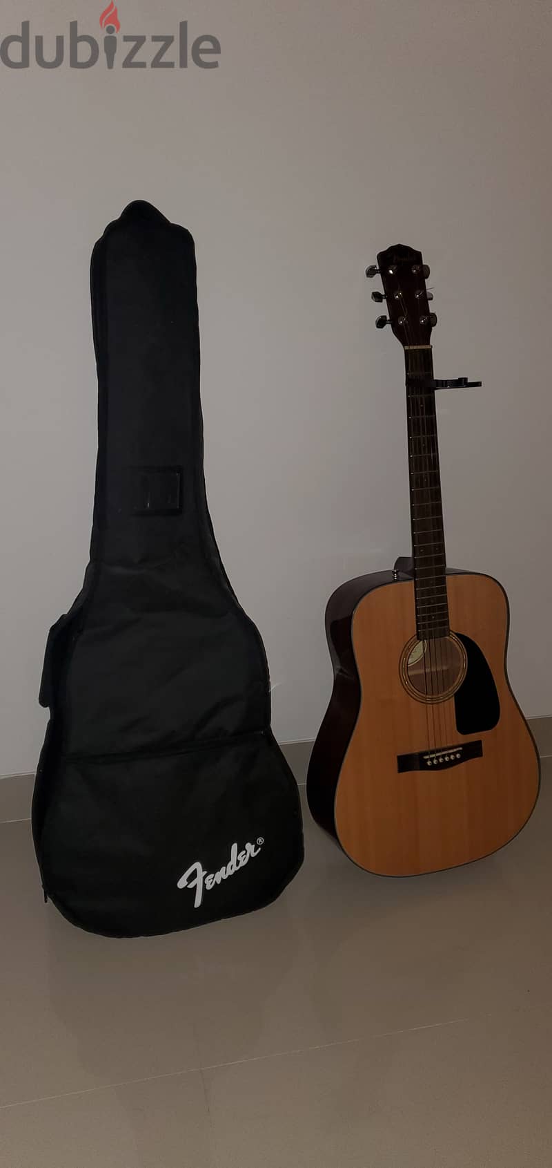 Fender DG8S Acoustic Guitar With Gig Bag 1