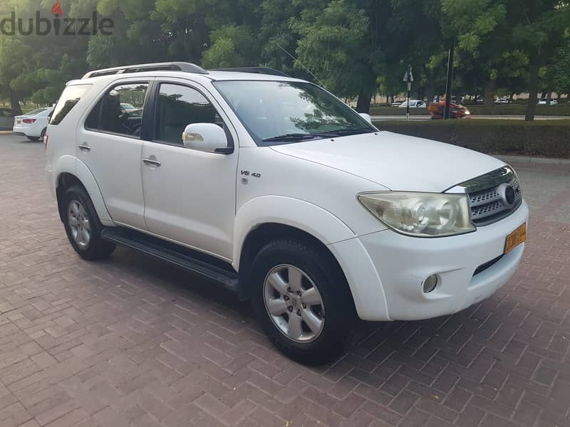 Toyota, Fortuner, four wheel drive, year 2011, 6 cylinder 10