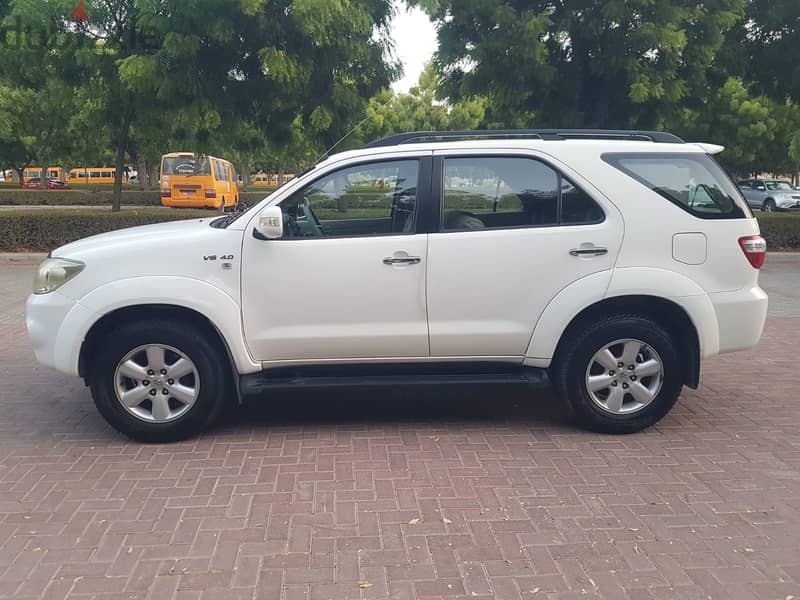 Toyota, Fortuner, four wheel drive, year 2011, 6 cylinder 11