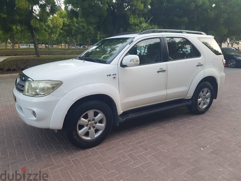 Toyota, Fortuner, four wheel drive, year 2011, 6 cylinder 12