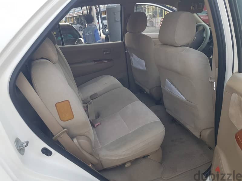 Toyota, Fortuner, four wheel drive, year 2011, 6 cylinder 15