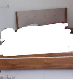 double bed with headboard 0